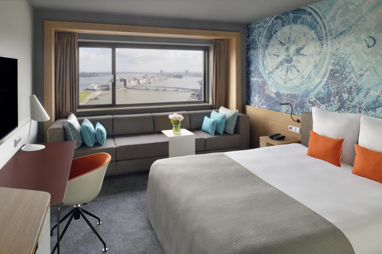 Superior King Room View