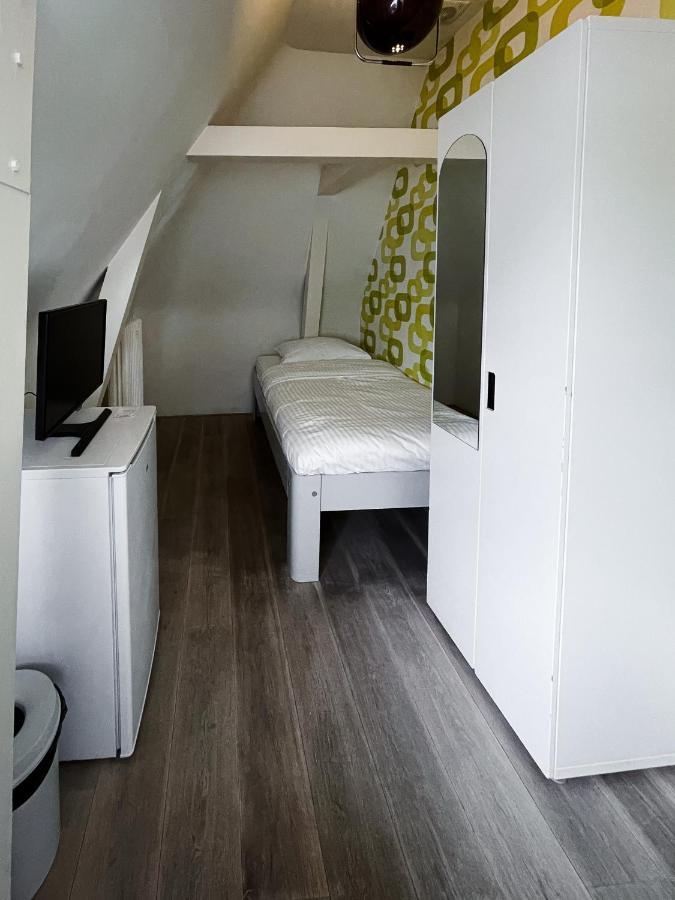 Single Room with Shared Bathroom