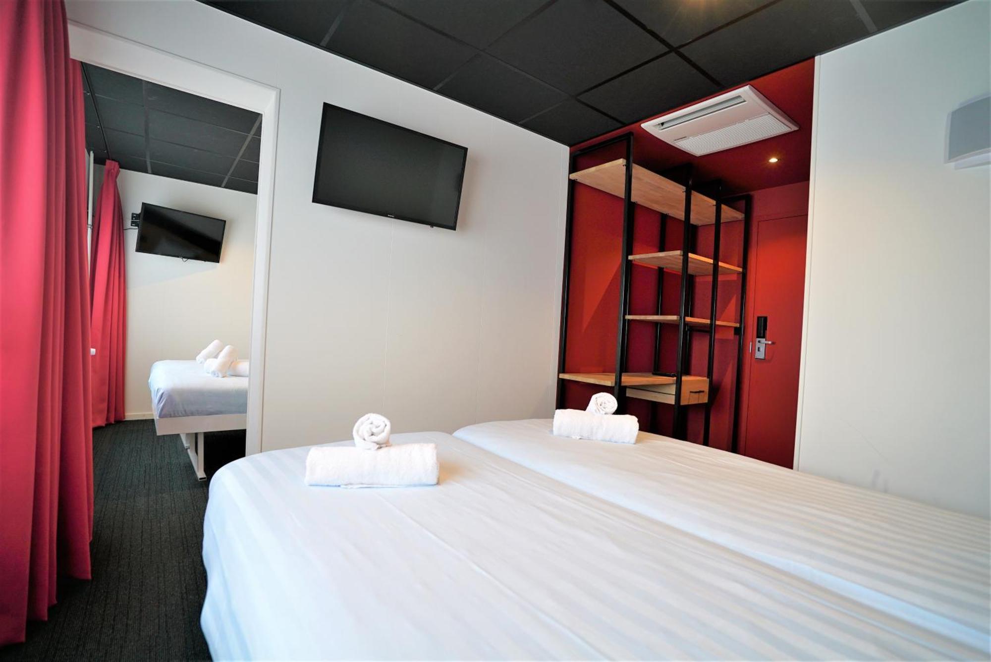 Deluxe Quadruple Room