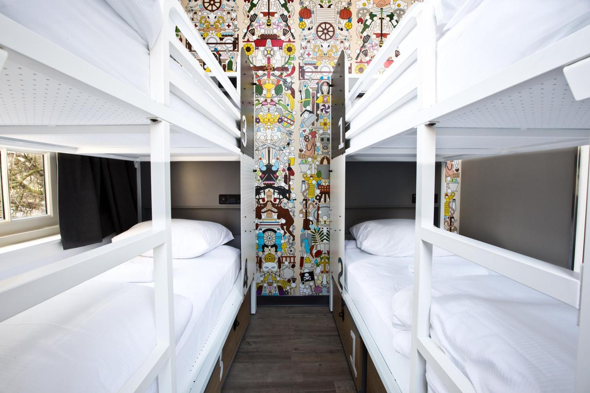 Bed 4 bed Dorm
