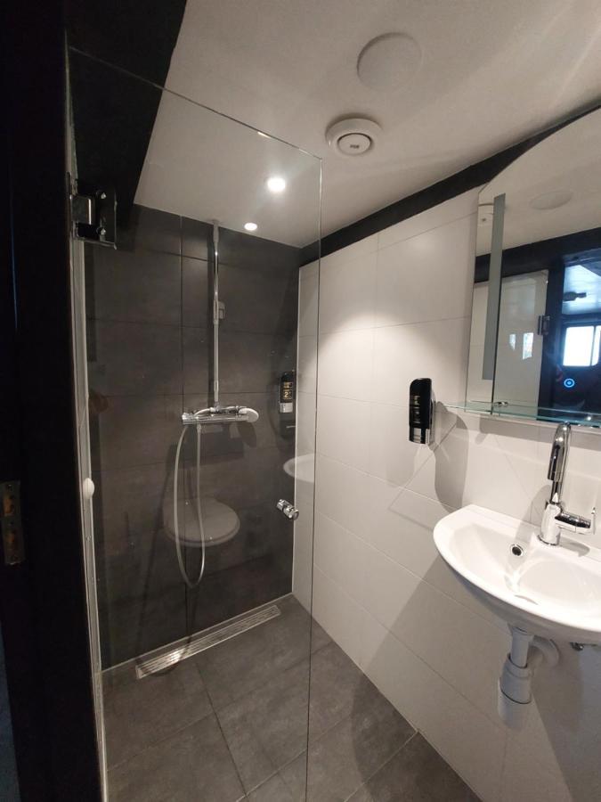 Twin Private Room