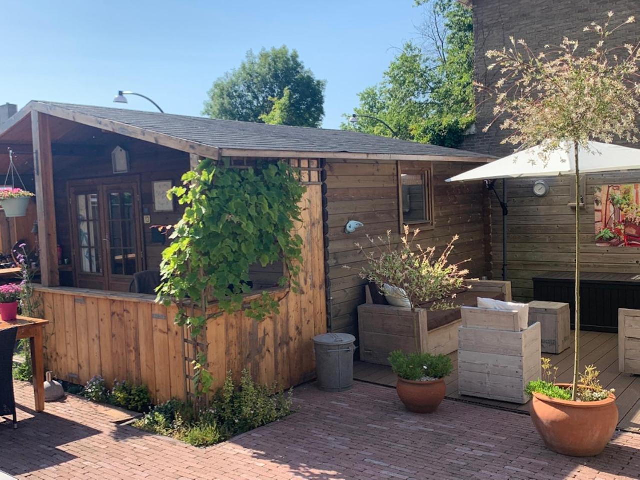 Queen Room Garden View