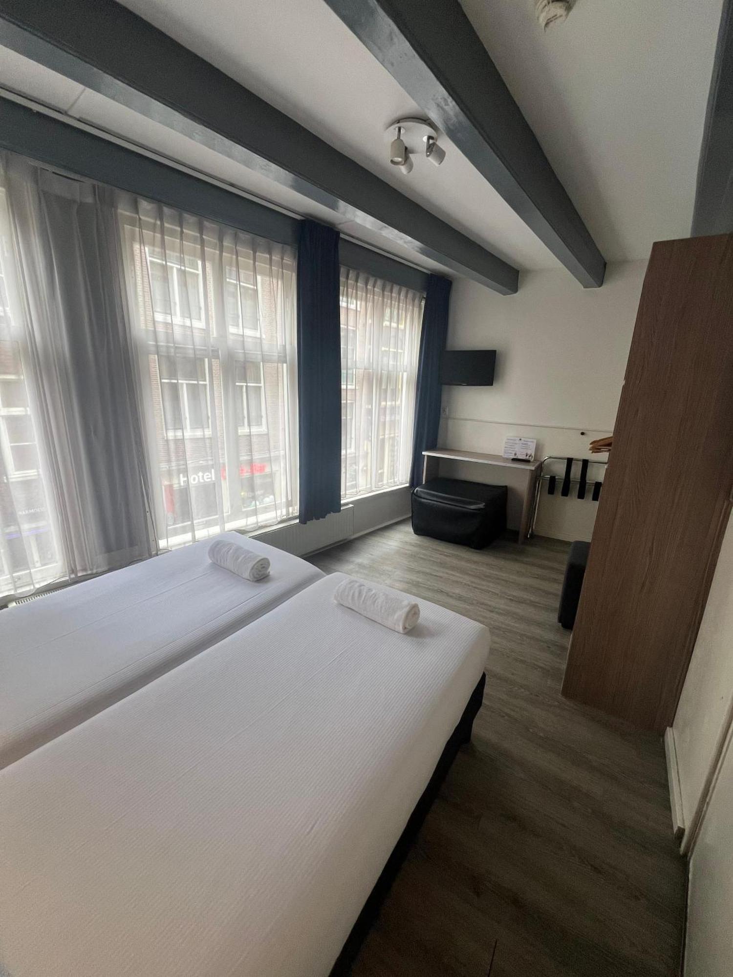Double or Twin Room Private Bathroom