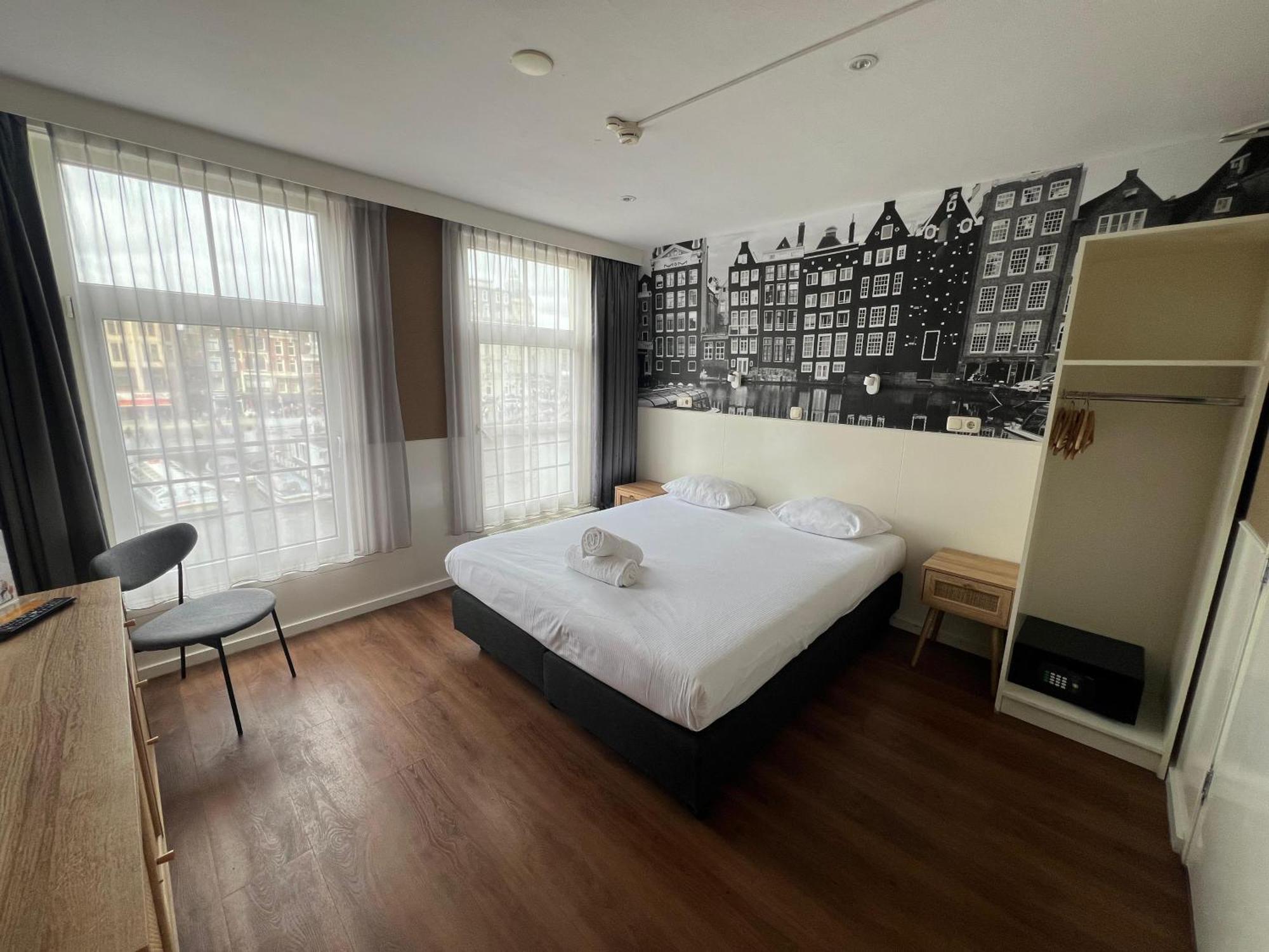 Double or Twin Room Canal View