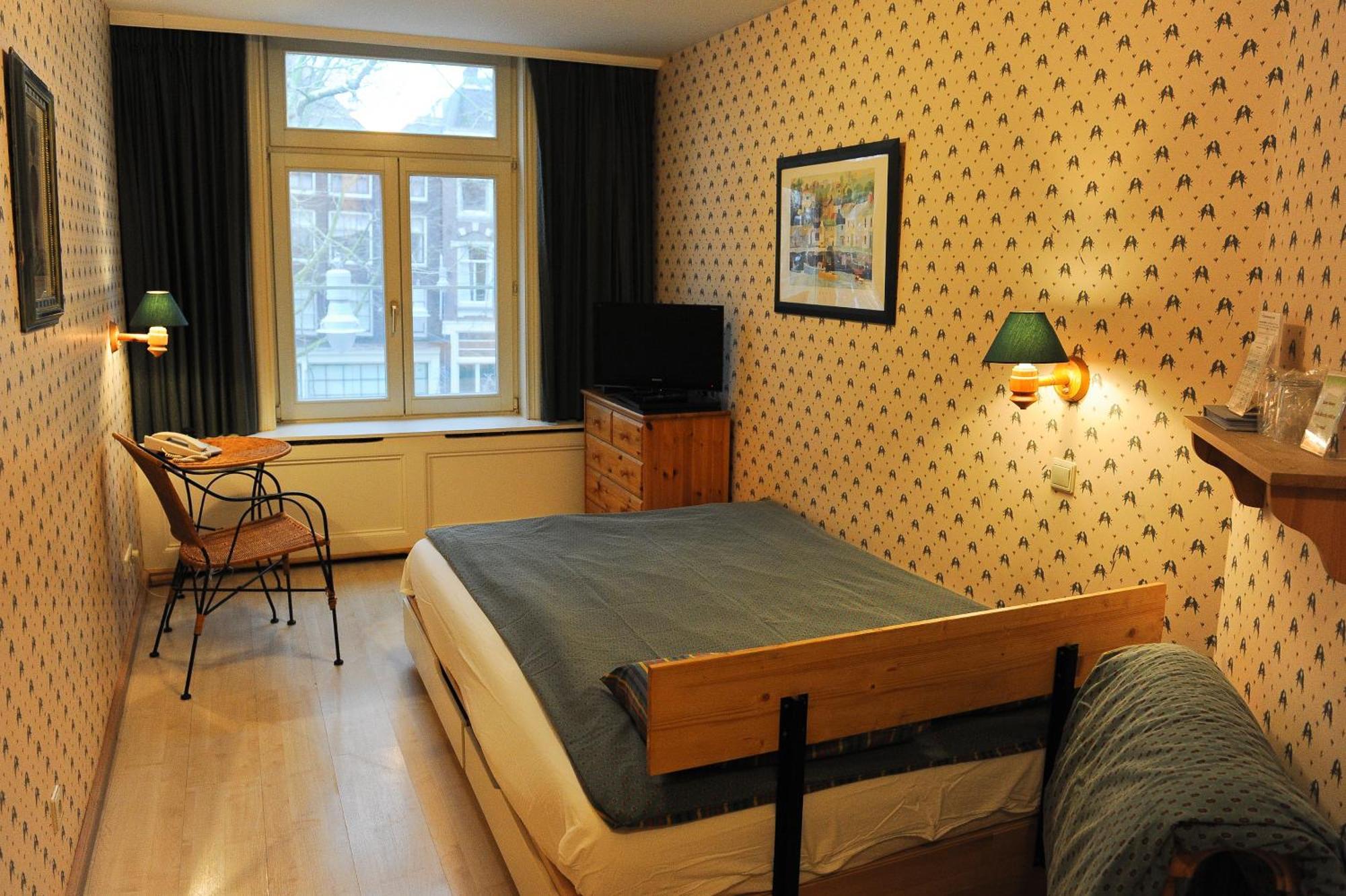 Small Double Room,1765795058:JPEG