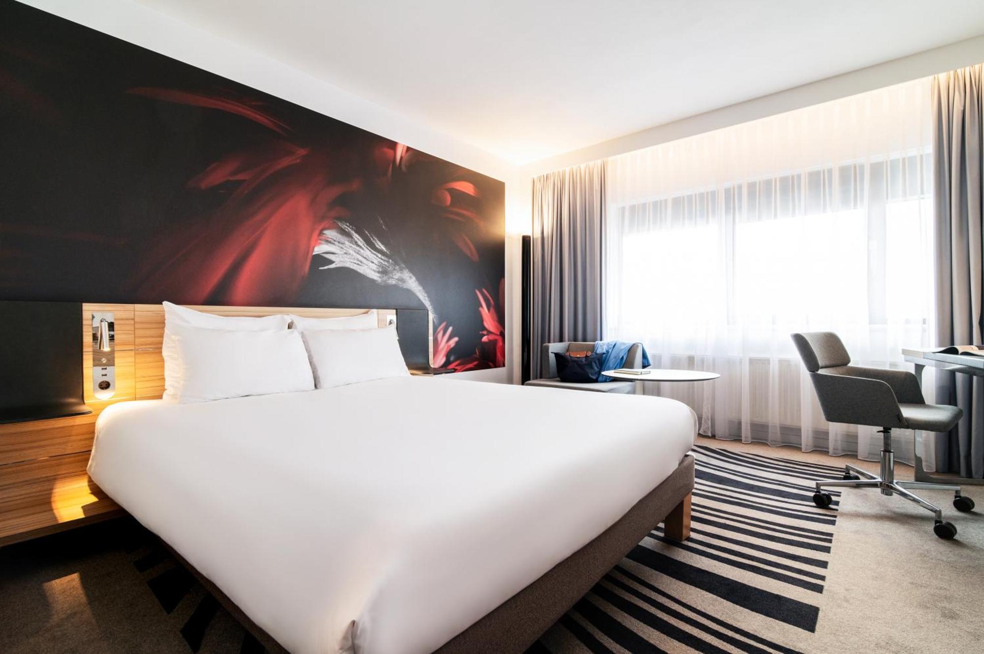 Standard Queen Room