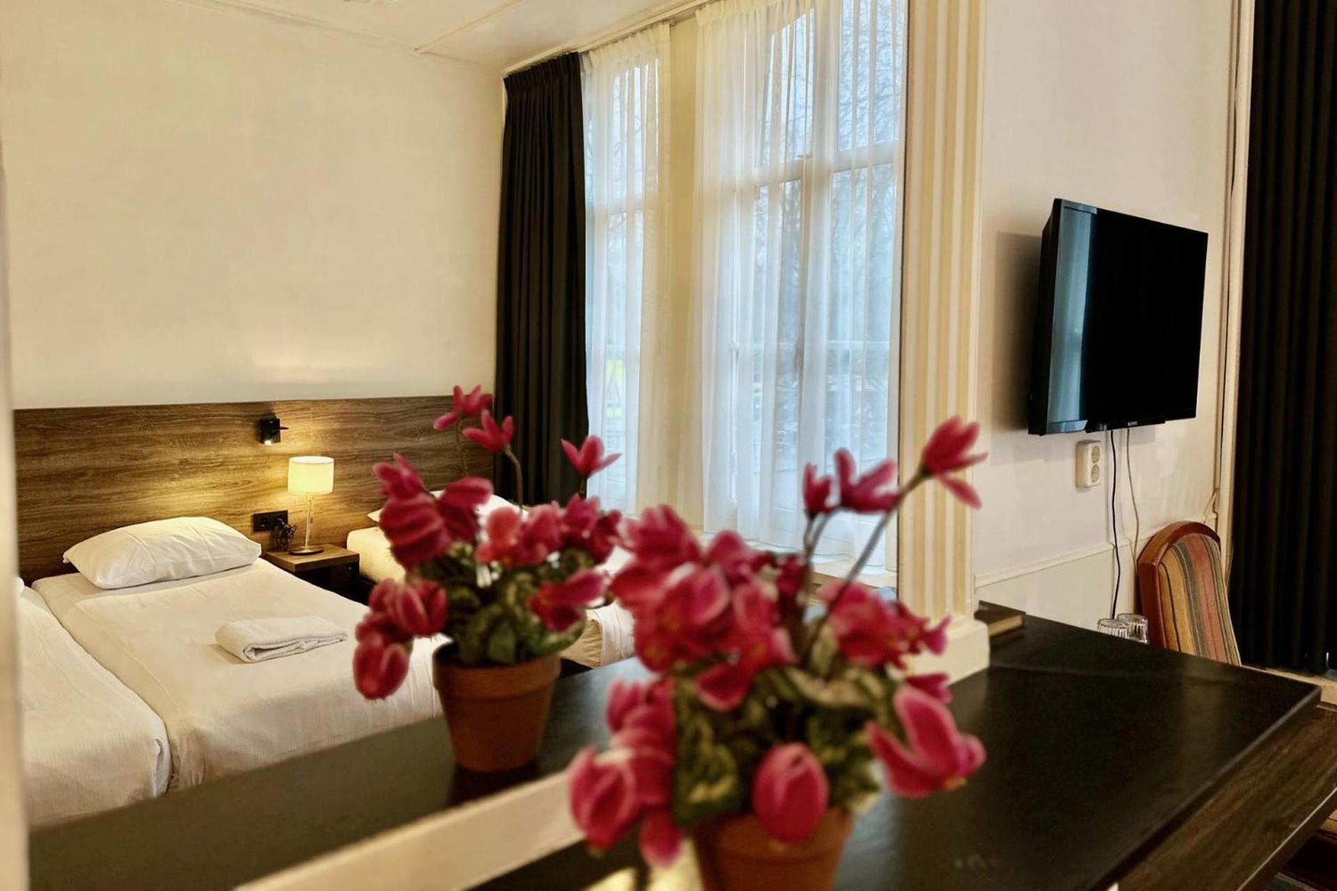 Quadruple Room with Private Bathroom