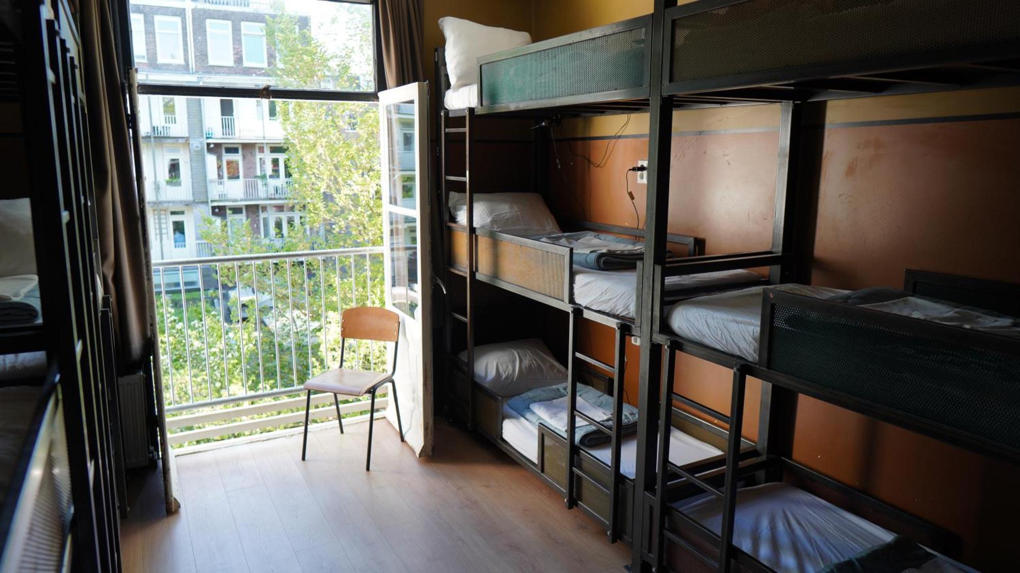 Bed in 9-Bed Mixed Dormitory Room