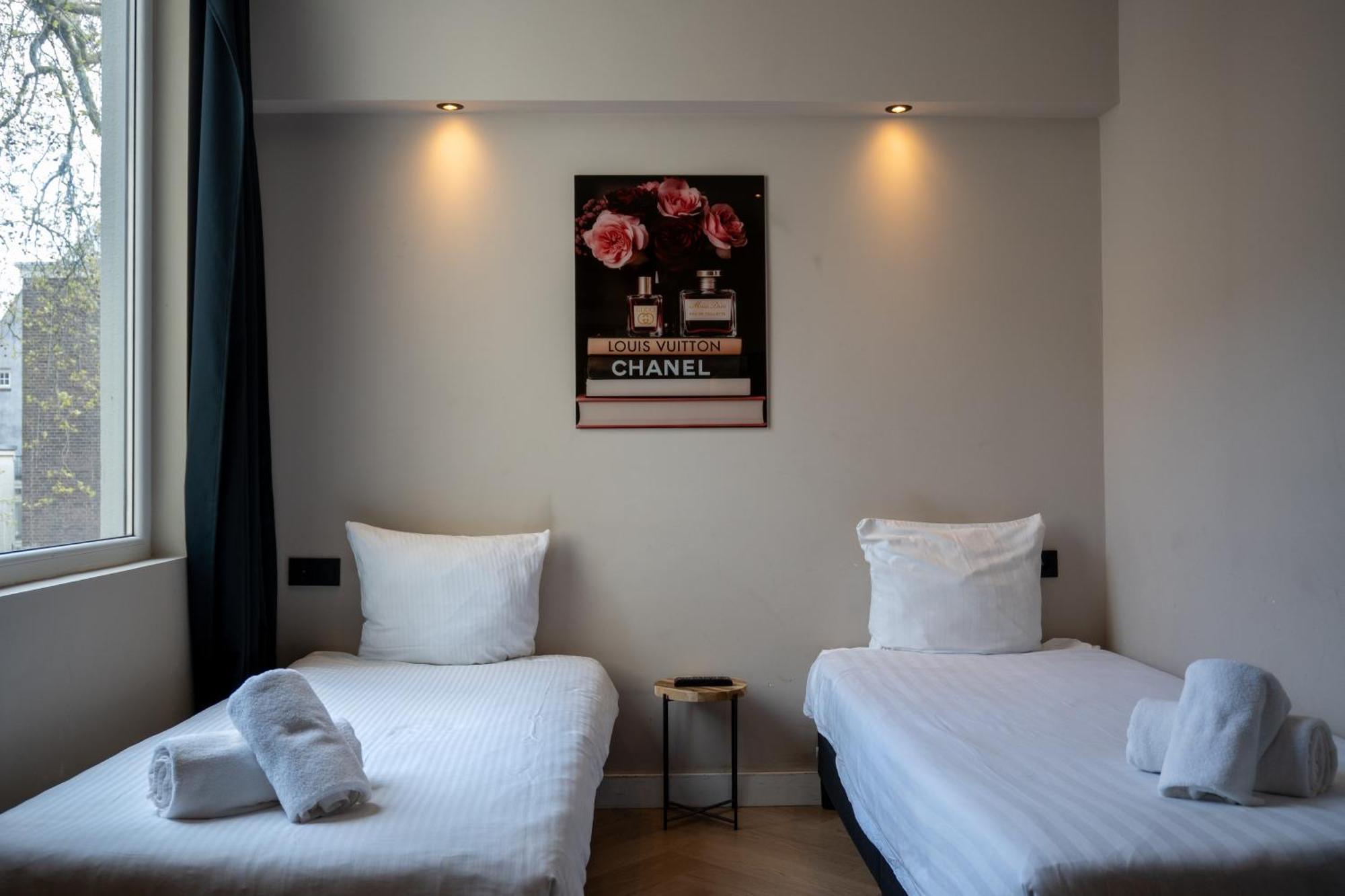 Standard Twin Room with Shared Bathroom