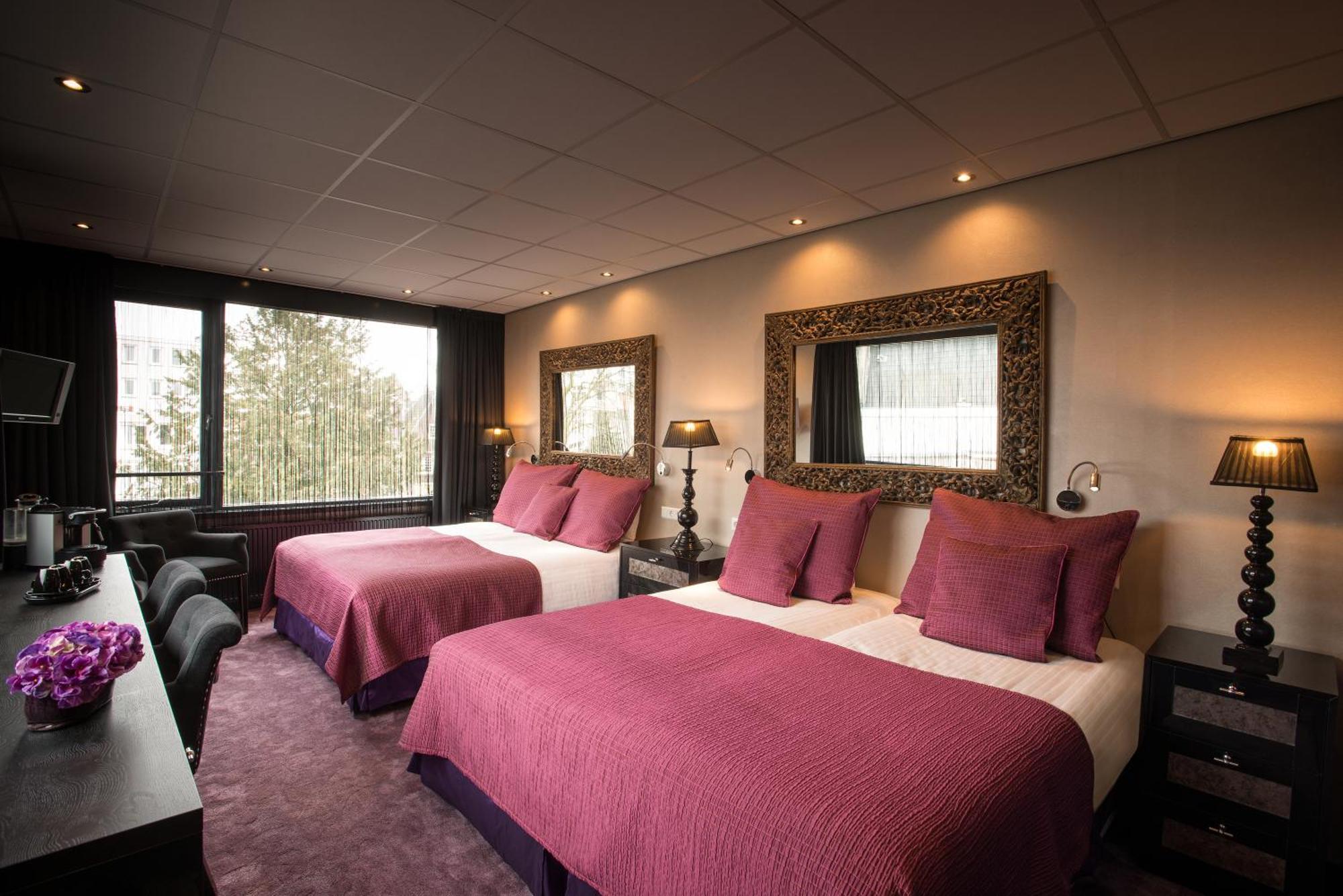 Standard Quadruple room with bath, shower and toilet
