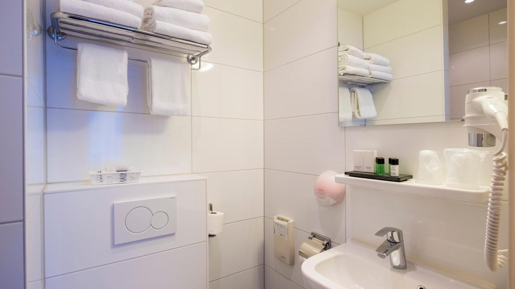 Deluxe Small Double Room
