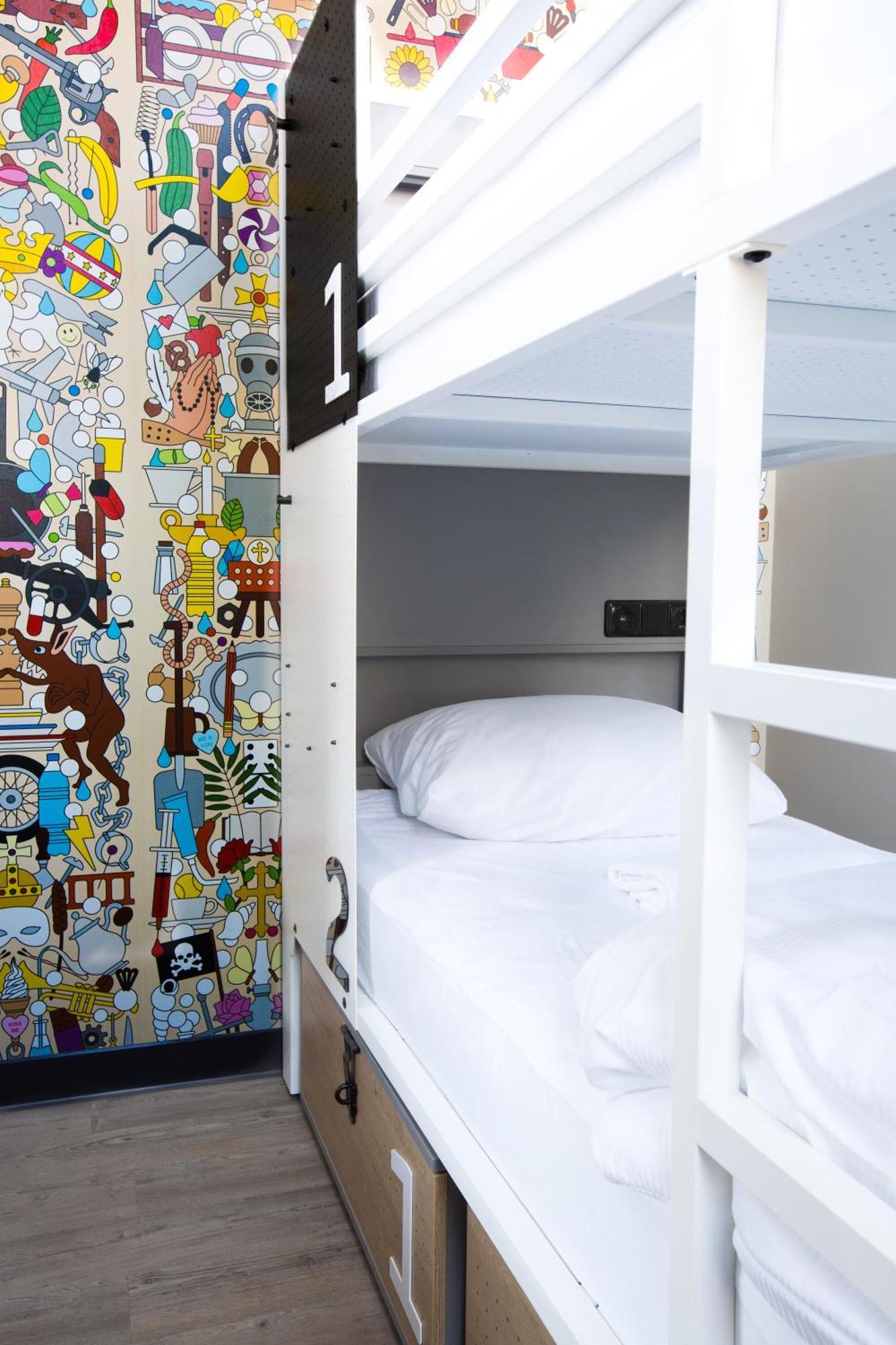 Bed 4 bed Dorm