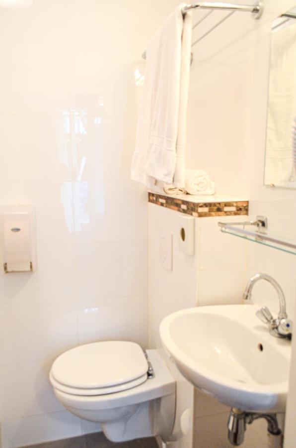 Twin Room with Private External Bathroom