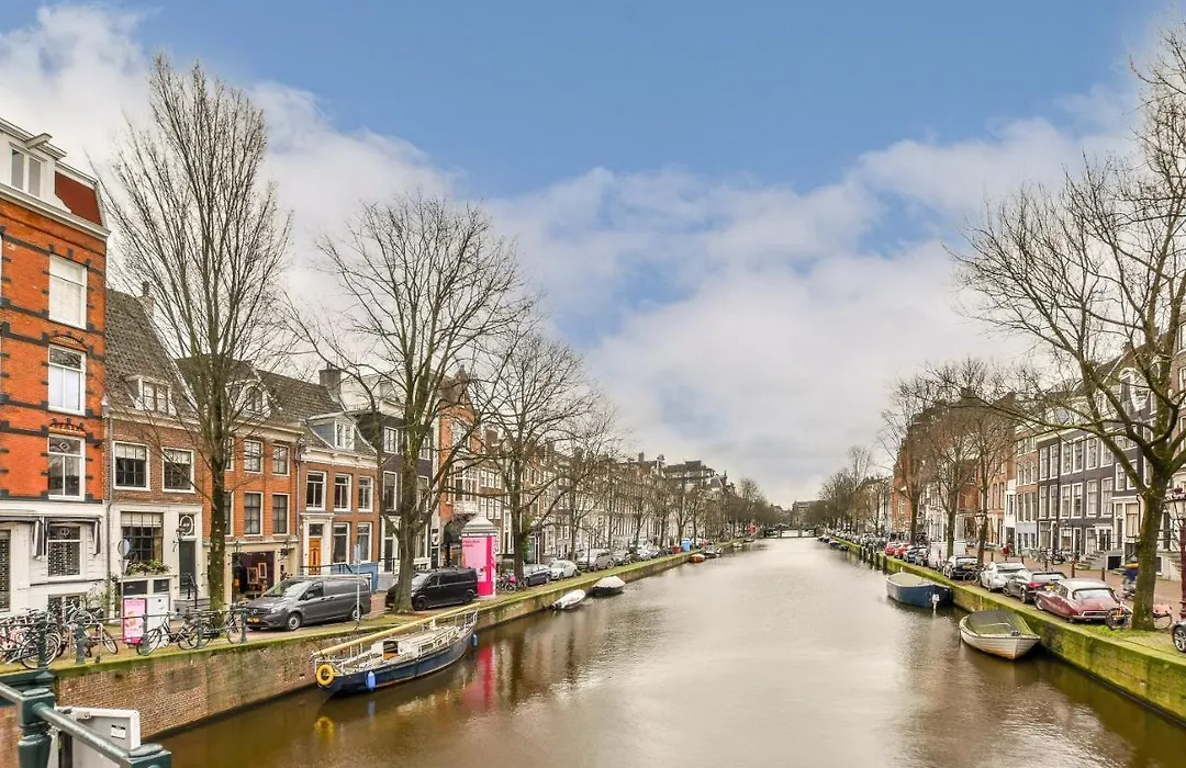 Spiegelgracht Apartments With Canal View-1