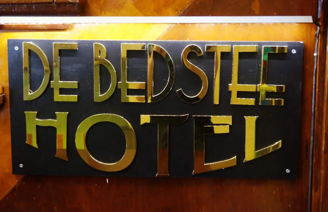 De Bedstee Boutique Capsules (Adults Only)-1