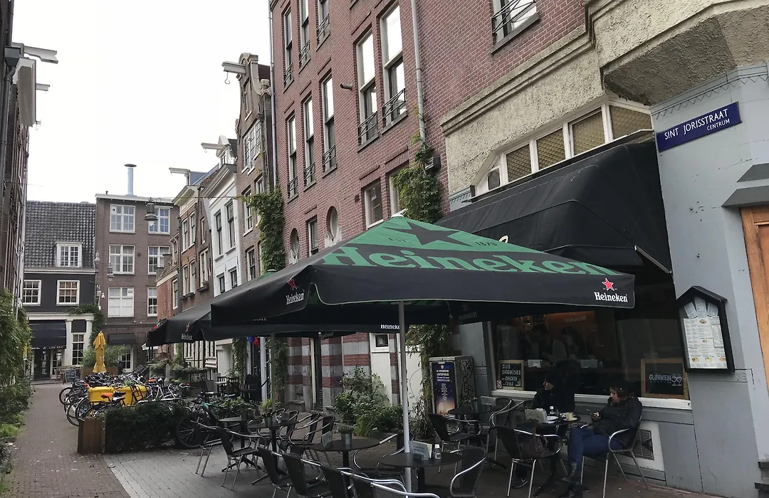 Amsterdam 4 Holiday Guestrooms-1