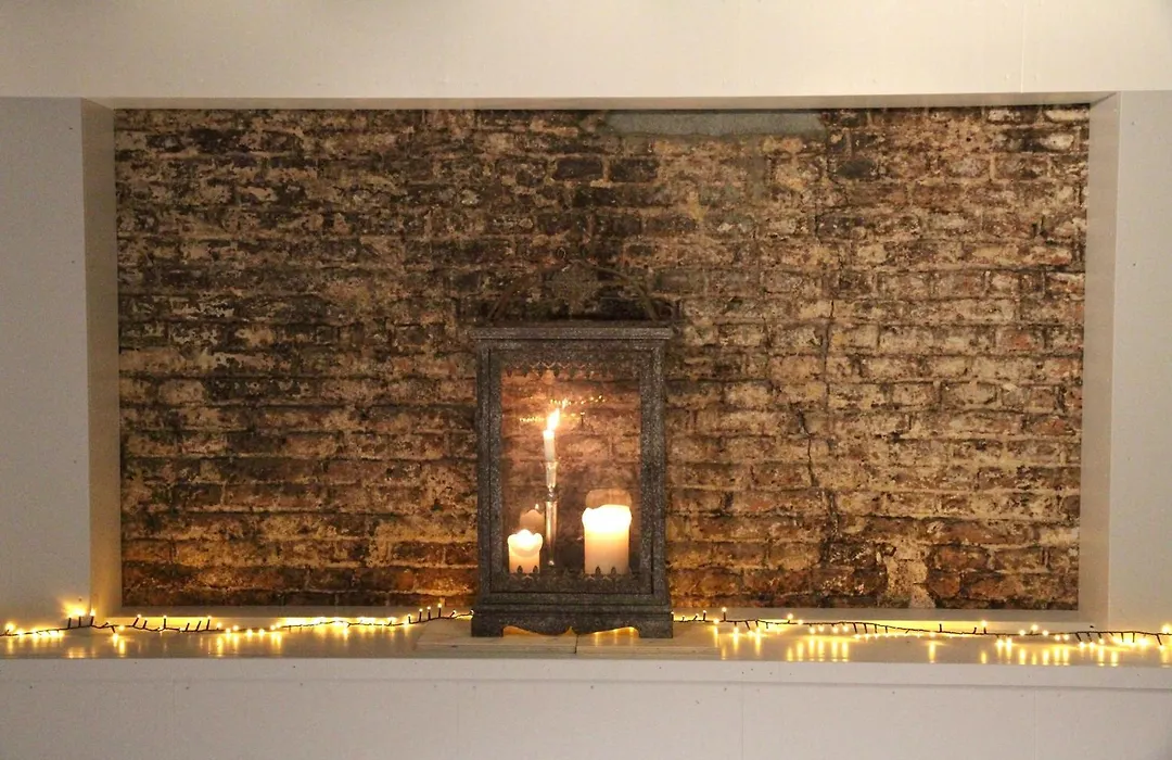 Top-Notch Space Along Canal In Historic Centre-1