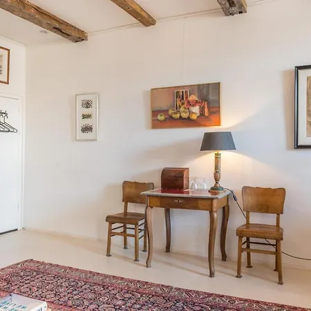 Classy Room 17Th C Canalhouse-2
