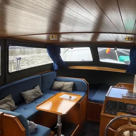 Amsterdam Boat & Breakfast-3