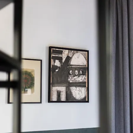 Weber Hotel 397-2