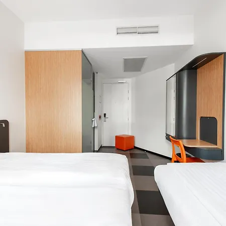 Easyhotel Amsterdam Arena Boulevard-3